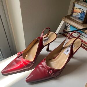 Vintage Ladies Isaac Mizrahi Red kitten leather heel
